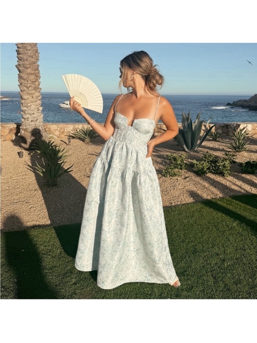 Maison Amory The Windsor Blue Floral Sweetheart Neckline Gown in Morning Dew L